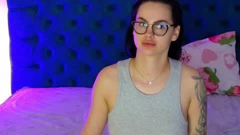 sweet peach online show from October 24, 6:43 am