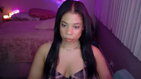 Snapshot of raewerks chatting on November 21, 3:49 am RaeWerks online show from November 21, 3:49 am