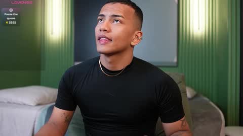 rafa_cruz online show from November 11, 12:16 pm