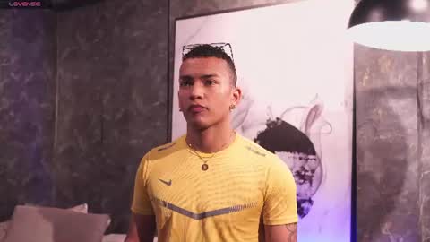 Snapshot of rafa_cruz chatting on June 16, 12:19 pm rafa_cruz online show from June 16, 12:19 pm