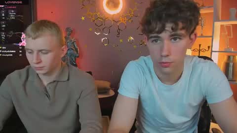 Snapshot of rafael_bien chatting on June 4, 12:11 pm rafael online show from June 4, 12:11 pm