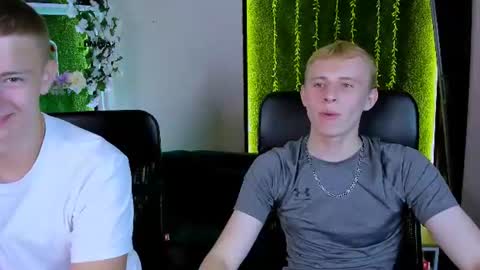 Snapshot of rafael_bien chatting on July 3, 7:20 pm rafael online show from July 3, 7:20 pm