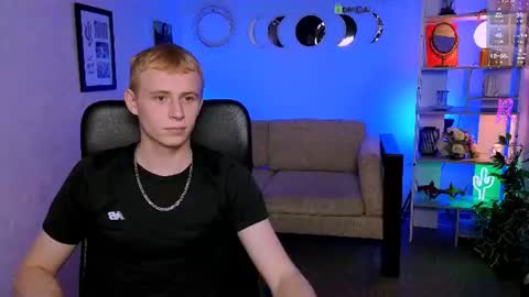 Snapshot of rafael_bien chatting on July 6, 3:03 pm rafael online show from July 6, 3:03 pm