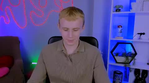 Snapshot of rafael_bien chatting on July 8, 12:09 pm rafael online show from July 8, 12:09 pm