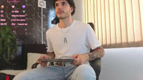 R A F A E L online show from April 28, 8:14 pm