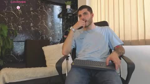 Snapshot of rafael_mendez chatting on July 1, 7:57 pm R A F A E L online show from July 1, 7:57 pm