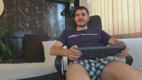 Snapshot of rafael_mendez chatting on July 28, 8:52 pm R A F A E L online show from July 28, 8:52 pm