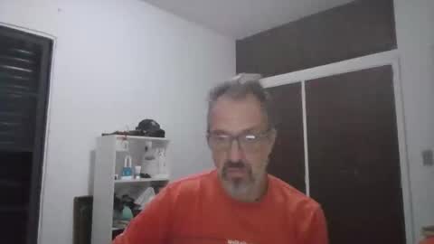 Snapshot of rafaelsel chatting on October 21, 1:28 am Big Uncle Jungle online show from October 21, 1:28 am