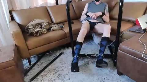 Snapshot of raffertynow chatting on April 21, 4:41 am DressSock Shoe online show from April 21, 4:41 am