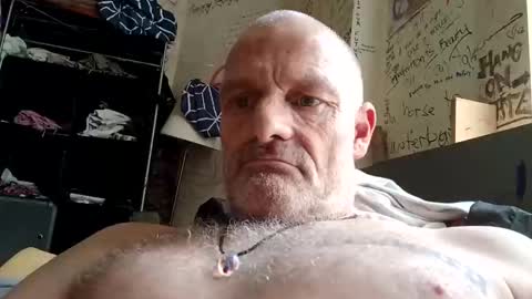 Bigthickdickinvic online show from February 2, 1:45 am