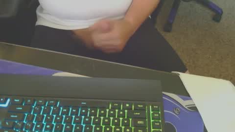 Snapshot of ragnorskol chatting on October 3, 8:39 pm ragnorskol online show from October 3, 8:39 pm