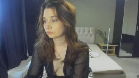 Snapshot of rahatlocum chatting on May 25, 8:31 am Sofie online show from May 25, 8:31 am