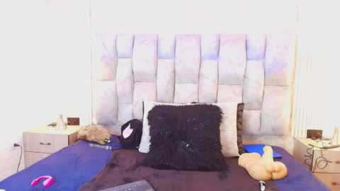 Snapshot of railey_rosse_ chatting on September 24, 7:39 pm  Welcome to my room  online show from September 24, 7:39 pm