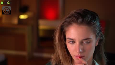 Snapshot of raisadoll chatting on December 5, 7:32 pm Raisa online show from December 5, 7:32 pm