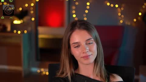 Snapshot of raisadoll chatting on December 13, 7:53 pm Raisa online show from December 13, 7:53 pm