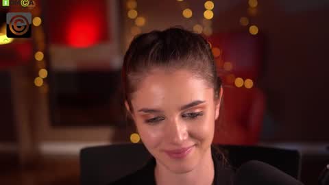 Snapshot of raisadoll chatting on February 23, 6:27 pm Raisa online show from February 23, 6:27 pm