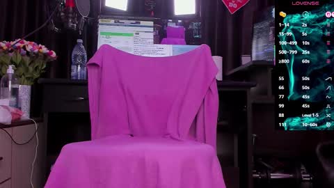 Laura online show from November 24, 3:39 am