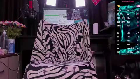 Snapshot of raissa_sky26 chatting on July 20, 2:59 am Laura online show from July 20, 2:59 am