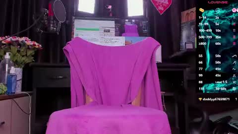 Snapshot of raissa_sky26 chatting on August 1, 2:33 am Laura online show from August 1, 2:33 am