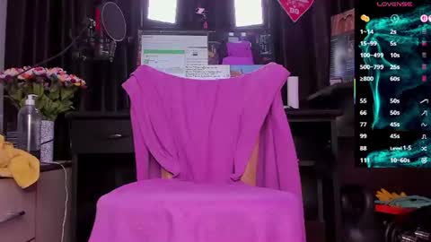 Snapshot of raissa_sky26 chatting on August 4, 2:26 am Laura online show from August 4, 2:26 am