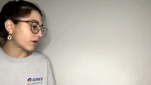 Snapshot of raiyvyn chatting on January 29, 4:05 am Ray Ray online show from January 29, 4:05 am