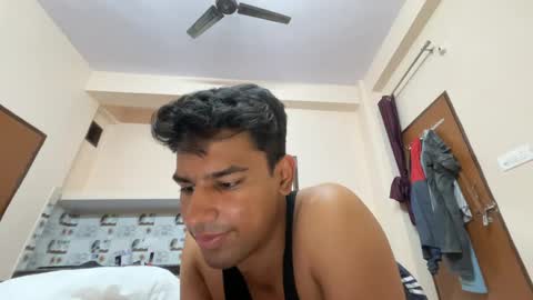 Snapshot of raju_smith chatting on November 4, 6:01 am raju_smith online show from November 4, 6:01 am