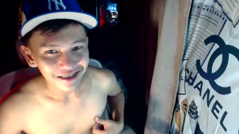 Snapshot of ralfhuge24 chatting on June 19, 2:54 pm ralfhuge24 online show from June 19, 2:54 pm
