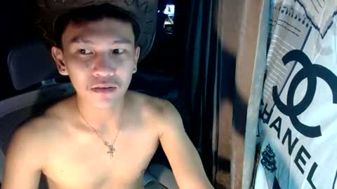 Snapshot of ralfhuge24 chatting on July 1, 10:17 am ralfhuge24 online show from July 1, 10:17 am