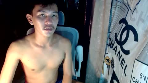 Snapshot of ralfhuge24 chatting on July 17, 12:17 am ralfhuge24 online show from July 17, 12:17 am