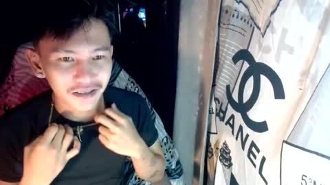 Snapshot of ralfhuge24 chatting on July 29, 9:07 am ralfhuge24 online show from July 29, 9:07 am