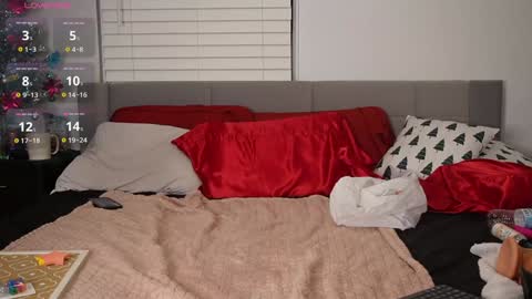 Snapshot of ramichick chatting on December 18, 1:37 am Rami online show from December 18, 1:37 am