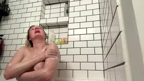 Snapshot of ramichick chatting on December 4, 2:32 am Rami online show from December 4, 2:32 am