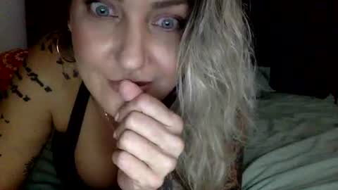 Snapshot of ramjetkel chatting on October 17, 2:48 am Mamakel online show from October 17, 2:48 am