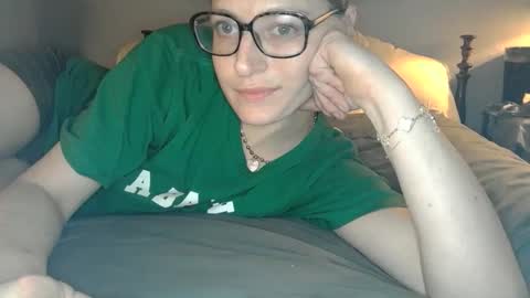 Snapshot of ramonaquinn chatting on March 30, 10:05 am RAMONA Q online show from March 30, 10:05 am