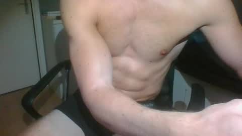 ramonjoosse2001 online show from May 1, 8:57 pm