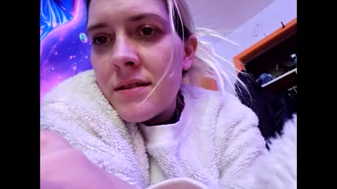 Snapshot of randcandy77 chatting on February 10, 7:28 pm Randcandy77 online show from February 10, 7:28 pm