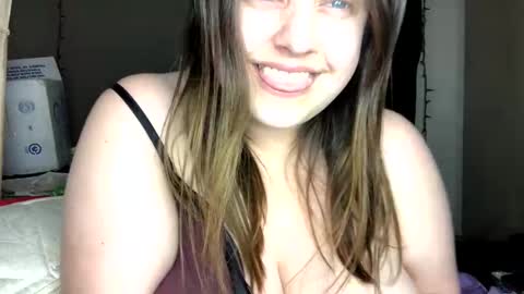 randicandi96 online show from December 16, 7:46 am