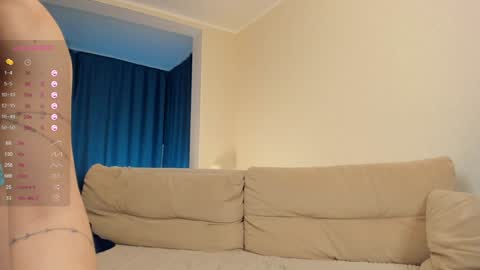 Snapshot of randichaplin chatting on January 15, 1:34 am Vilda online show from January 15, 1:34 am