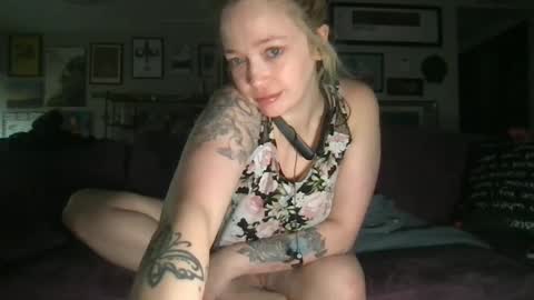 Snapshot of randiigirl69 chatting on March 6, 1:57 pm Randii online show from March 6, 1:57 pm