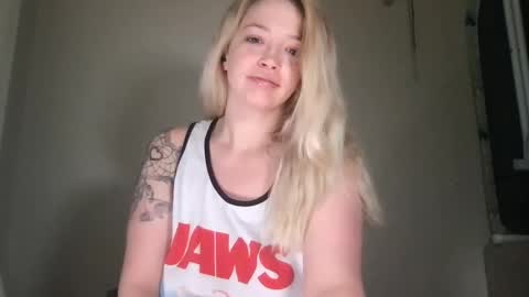 Snapshot of randiigirl69 chatting on March 12, 10:05 am Randii online show from March 12, 10:05 am