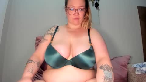 Snapshot of randiigirl69 chatting on May 23, 3:12 am Randii online show from May 23, 3:12 am