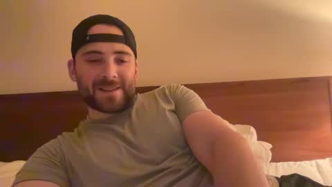 Snapshot of randomdude5950 chatting on December 9, 2:02 am randomdude5950 online show from December 9, 2:02 am