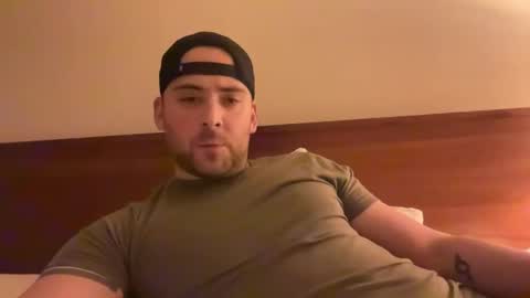 Snapshot of randomdude5950 chatting on January 17, 3:12 am randomdude5950 online show from January 17, 3:12 am