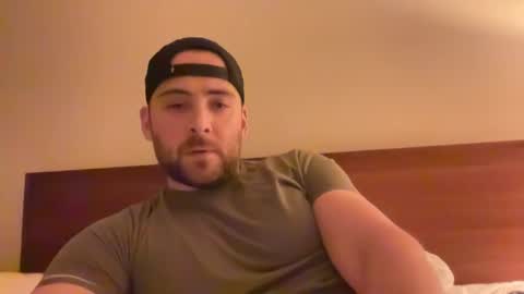 Snapshot of randomdude5950 chatting on January 27, 1:48 am randomdude5950 online show from January 27, 1:48 am