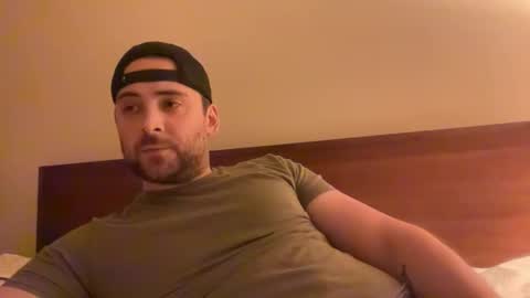 Snapshot of randomdude5950 chatting on December 5, 3:48 am randomdude5950 online show from December 5, 3:48 am