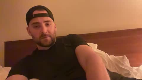 Snapshot of randomdude5950 chatting on December 17, 3:45 am randomdude5950 online show from December 17, 3:45 am