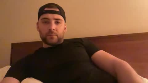 Snapshot of randomdude5950 chatting on February 4, 3:12 am randomdude5950 online show from February 4, 3:12 am