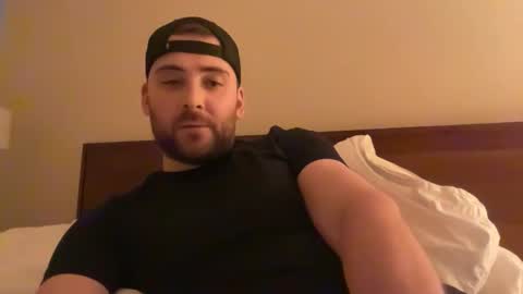 Snapshot of randomdude5950 chatting on February 13, 1:34 am randomdude5950 online show from February 13, 1:34 am