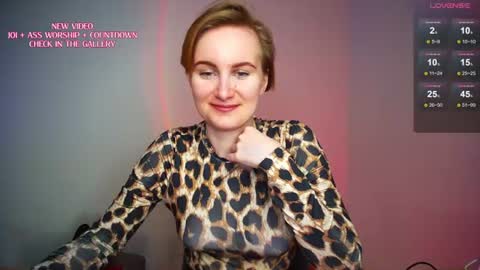 Snapshot of randycherry chatting on July 4, 4:13 pm Cherry Miss Cherry online show from July 4, 4:13 pm