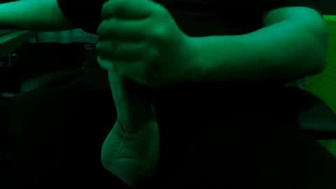 Snapshot of rapaces49 chatting on October 26, 1:39 pm Raptor online show from October 26, 1:39 pm